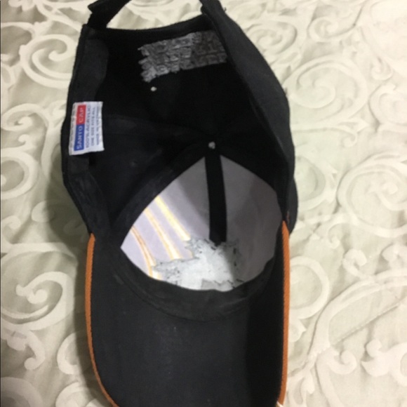 3 Barrels,2 Hearts, 1 Dream New Hat - Picture 3 of 6